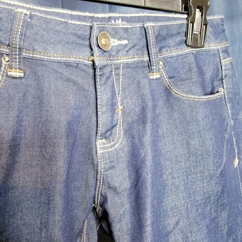 Blue Jeans - Picture 3 of 3